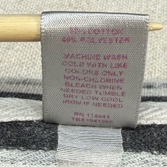 Charcoal Gray and White Striped Short Sleeve Top - Size 14/16 - Picture 3 of 9